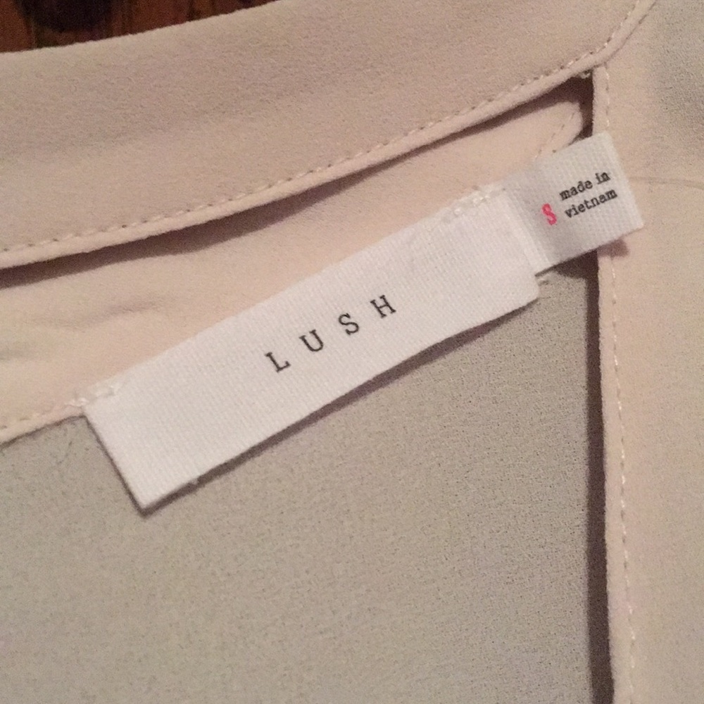 Cute Dressy Lush Top - Picture 3 of 4